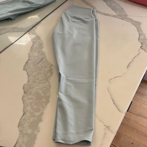 ALO yoga crop pants, size M